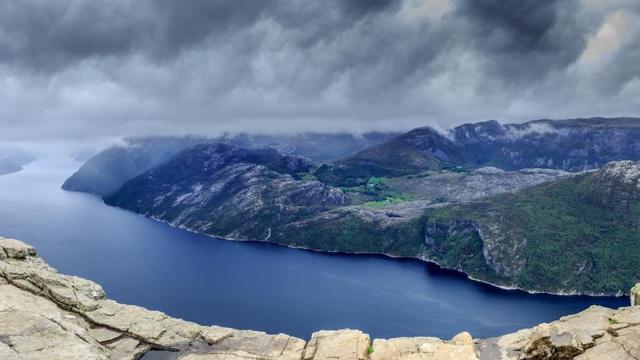 年柱七杀坐偏财女命